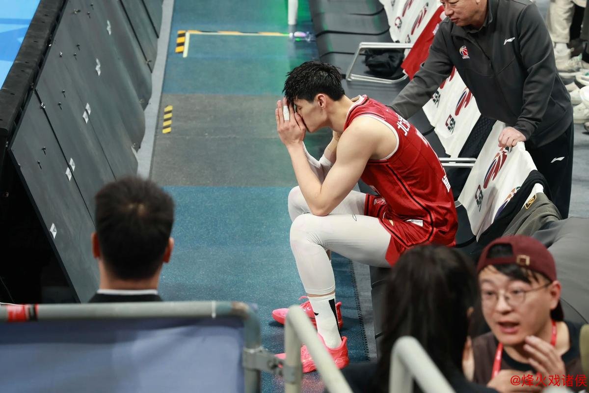 曾凡博17+8助首钢击败北控 阿不都26+11率新疆战胜上海