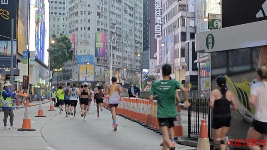 香港马拉松完赛 超7万跑者参加