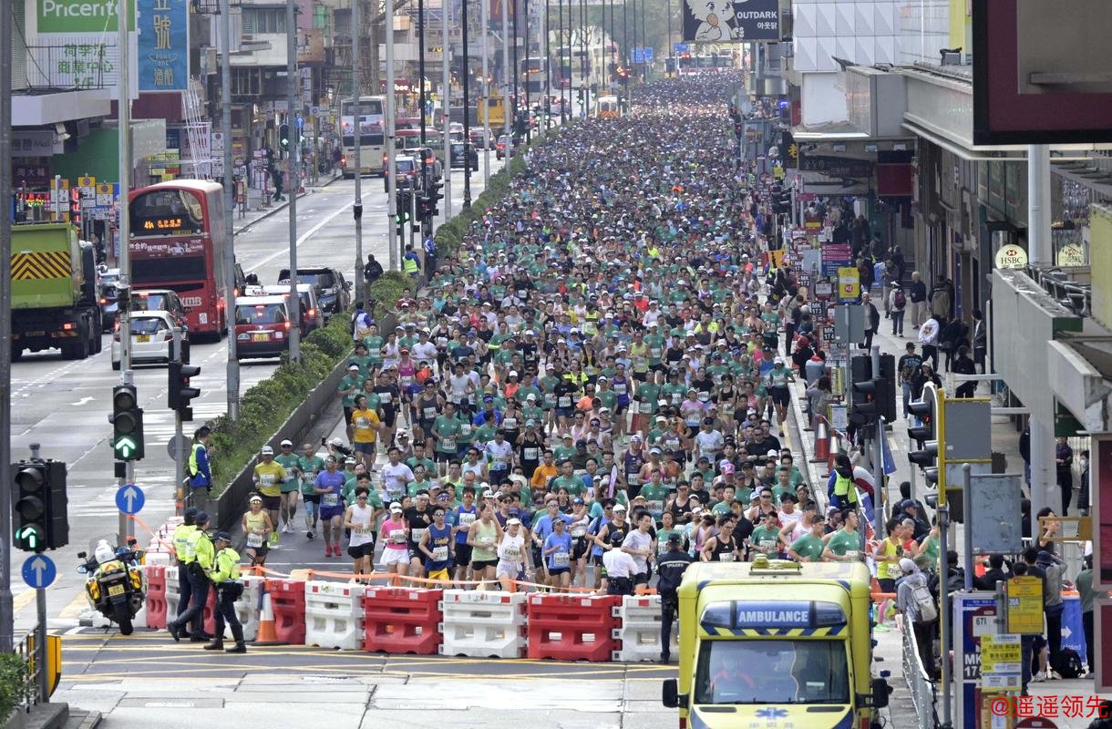 香港马拉松完赛 超7万跑者参加