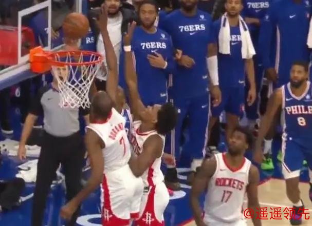 马克西绝杀上篮遭杜兰特封盖，但回放显示应是干扰球