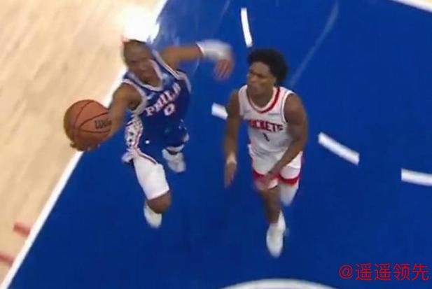 马克西绝杀上篮遭杜兰特封盖，但回放显示应是干扰球